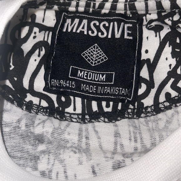 Massive Black and White Long Sleeve Shirt Medium All over Print - Picture 7 of 7